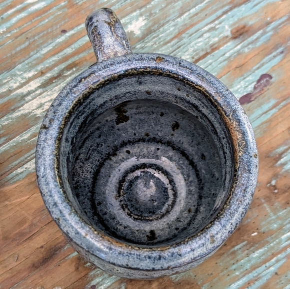 Two Bundle Of Pottery Mugs - Picture 6 of 7